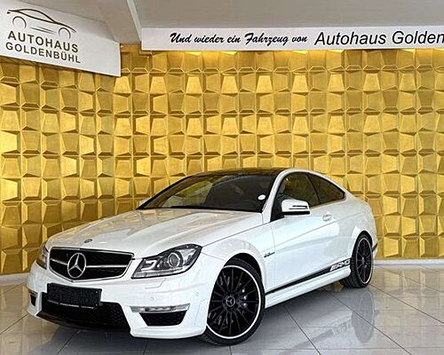 Mercedes-Benz C 63 AMG *PANO*SHZ*TEMPOMAT*TOT WINKEL*