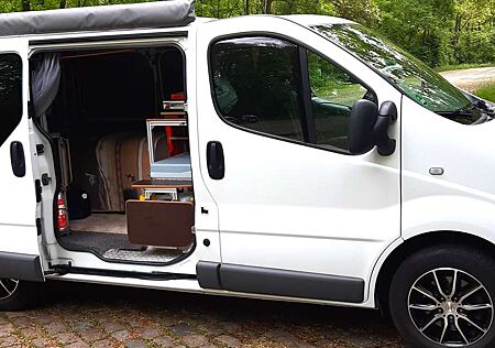 Renault Trafic 2.0 dCi 90 / Camper / Umbau / WoMoZulassung