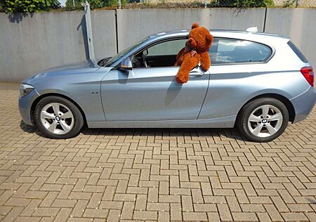 BMW 114 i Sport Line original 40.700 km!