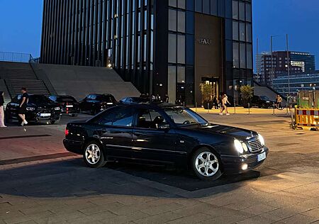 Mercedes-Benz E 280 4-Matic Avantgarde