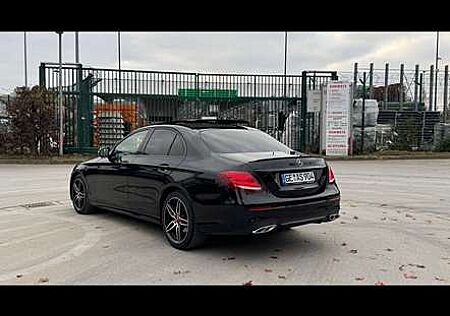 Mercedes-Benz E 220 d T 9G-TRONIC AMG Line