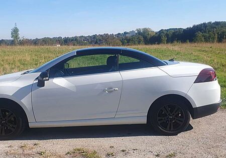 Renault Megane gepflegtes Cabrio in Perlmutt Weiß Metallic