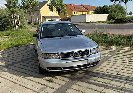 Audi A4 1.6