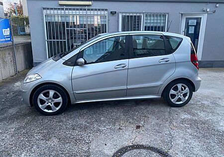 Mercedes-Benz A 150 Avantgarde PDC-SHZ-Alu-1.Hand