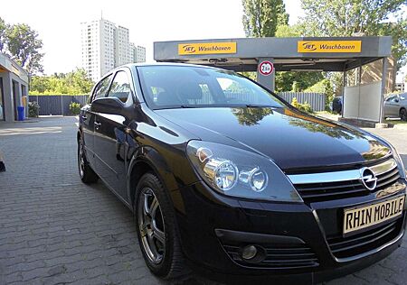 Opel Astra 1.8 ECOTEC Edition 92kW Automatik/Klima/