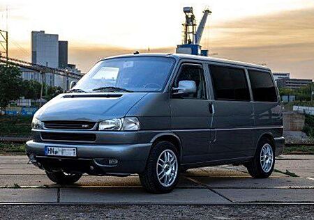 VW T4 Multivan Volkswagen Multivan T4 TDI Generation