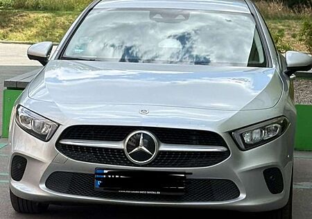 Mercedes-Benz A 180 7G-DCT Advanced Progressive