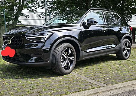 Volvo XC 40 XC40 Plus Dark AWD, Standheizung, Allrad