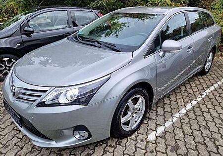 Toyota Avensis Combi 1.8 Life