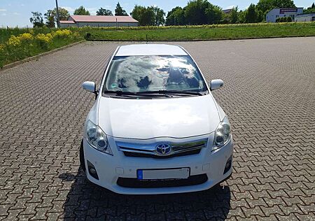 Toyota Auris Hybrid