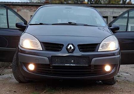 Renault Scenic 1.9 dCi FAP Dynamique