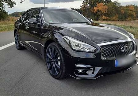 Infiniti Q70 2.2d Sport