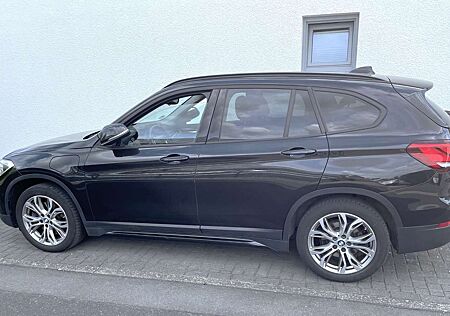 BMW X1 xDrive25e Sport Line,HUD, Top-Ausstattg.