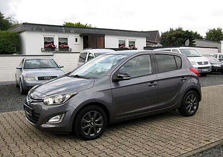 Hyundai i20 1.2 Fifa World Cup, Klima, SHZ, Alu, PDC