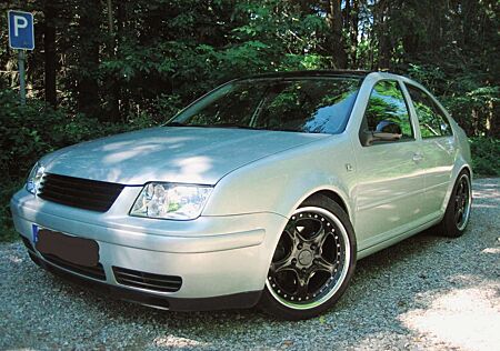 Volkswagen Bora 2.3 V5 Highline