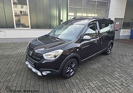 Dacia Dokker Stepway Celebration*KAMERA*AHK*8-FACH*SITZHEIZUNG*