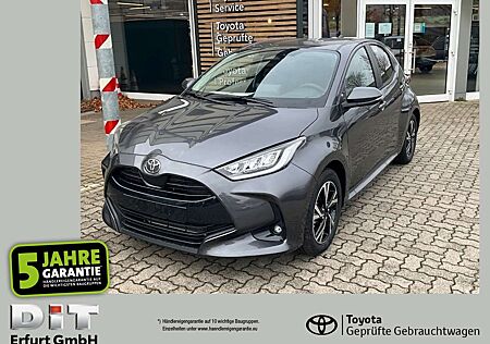 Toyota Yaris 1.5 Teamplayer ACC+LED+SHZ+Fernlichtass.