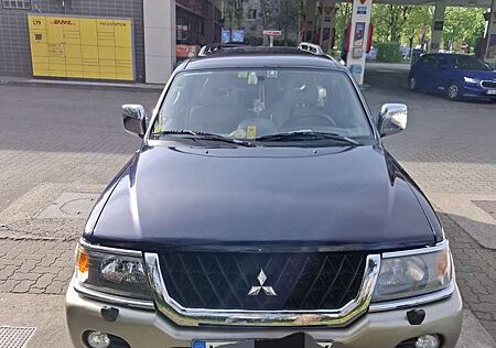 Mitsubishi Pajero Sport 3.0 V6 GLS