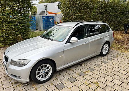 BMW 320 dA Touring LCI / Innovationspaket / Navi Prof