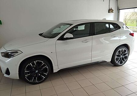 BMW X2 sDrive18d AHK,Panorama Dach,NAVI,Komfort Zugang