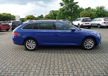 Skoda Superb Style iV Automatik+4xSHZ+Pano-SD+LED+AHK+Navi+1.Hd