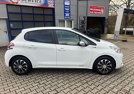 Peugeot 208 Style 2 Hand Klima Preis inkl Neu Tüv