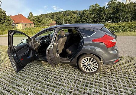 Ford Focus 1.6 EcoBoost Start-Stopp-System Titanium