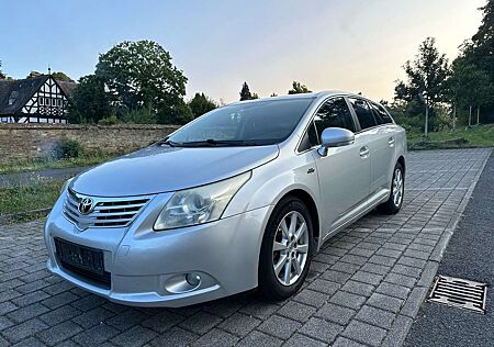 Toyota Avensis Combi 2.2 D-4D Automatik Edition