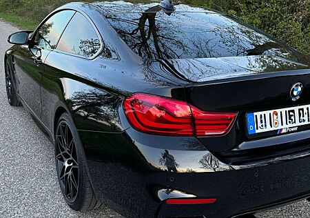 BMW M4 Coupe DKG Competition