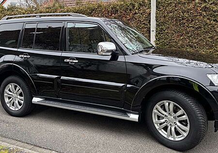Mitsubishi Pajero 3.2 DI-D AutomatikDiamant Edition
