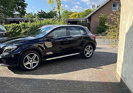 Mercedes-Benz GLA 200 AMG Line