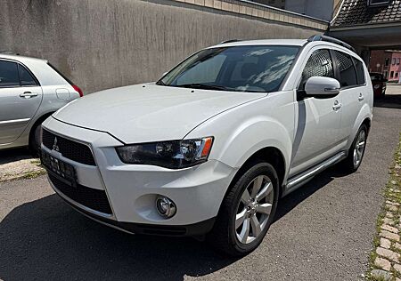 Mitsubishi Outlander Instyle 4WD *Automatik/AHK*