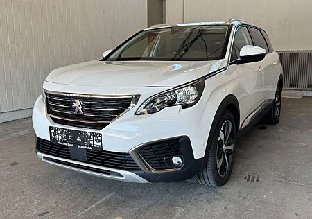Peugeot 5008 Allure PANO*DIGITAL*AHK*AttAssist*