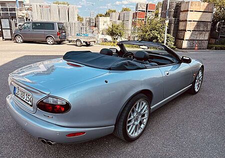 Jaguar XKR 4.2-S Cabriolet Celebration
