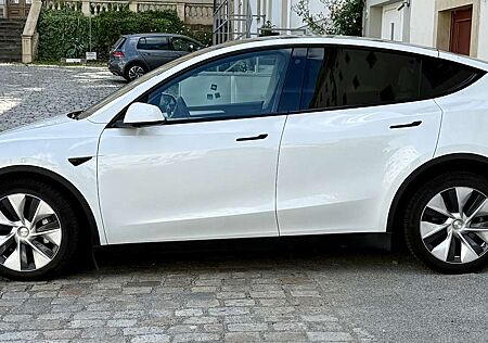 Tesla Model Y Long Range Dual Motor AWD 1. Hand MwSt ausweisbar