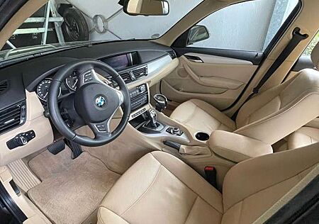 BMW X1 xDrive20d 184 PS +TÜV bis 07.2026+Scheckheft +pano