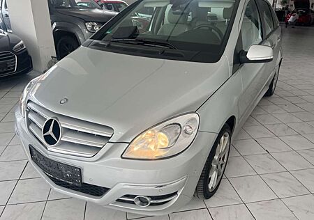 Mercedes-Benz B 180 Sport Tourer ,Navi,PDC,Tempomat-Klima-AHK