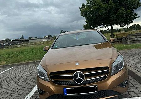 Mercedes-Benz A 180 (BlueEFFICIENCY)