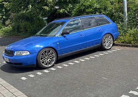 Audi A4 Avant 2.6 V6 mit TÜV bis 10/26