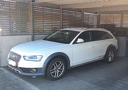 Audi A4 Allroad quattro (clean die.) 3.0 TDI DPF S tron