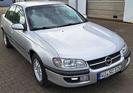 Opel Omega 2.0 16V CD Reflection