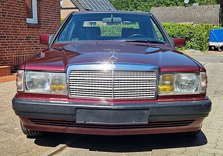 Mercedes-Benz 190 E 1.8 Avantgarde rosso