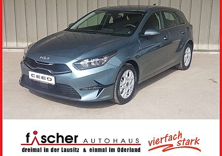 Kia Cee'd Ceed / 1.5 T-GDI (48V Mild-Hybrid) DCT7 Ultimate Edition