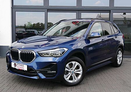 BMW X1 xDrive 18 d Sport Line PANO LED R-KAMERA AHK