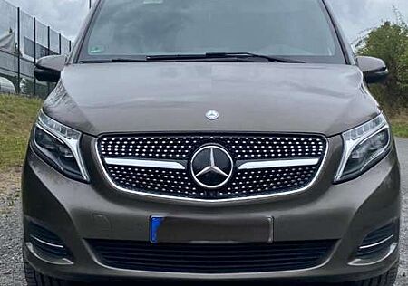 Mercedes-Benz V 250 Avantgarde Lamg 4 Matic 7 Sitzer Stdhzg Gepflegt