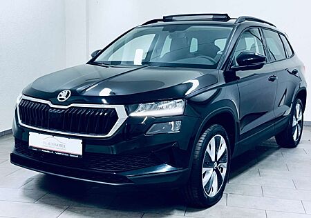 Skoda Karoq Style 1.5 TSI * 1.H * PANO * R-KAM * NAVI