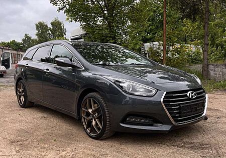 Hyundai i40 Kombi blue 1.7 CRDi DCT Premium