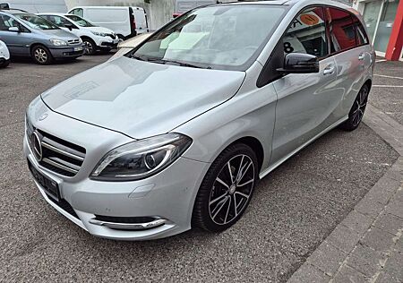Mercedes-Benz B 180 CDI Klima Kamera Teilleder Panorama Xenon