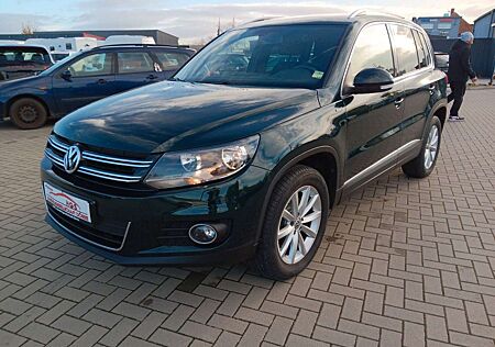 VW Tiguan Volkswagen Sport & Style 4Motion Navi PanoDach Klima