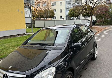 Mercedes-Benz B 170